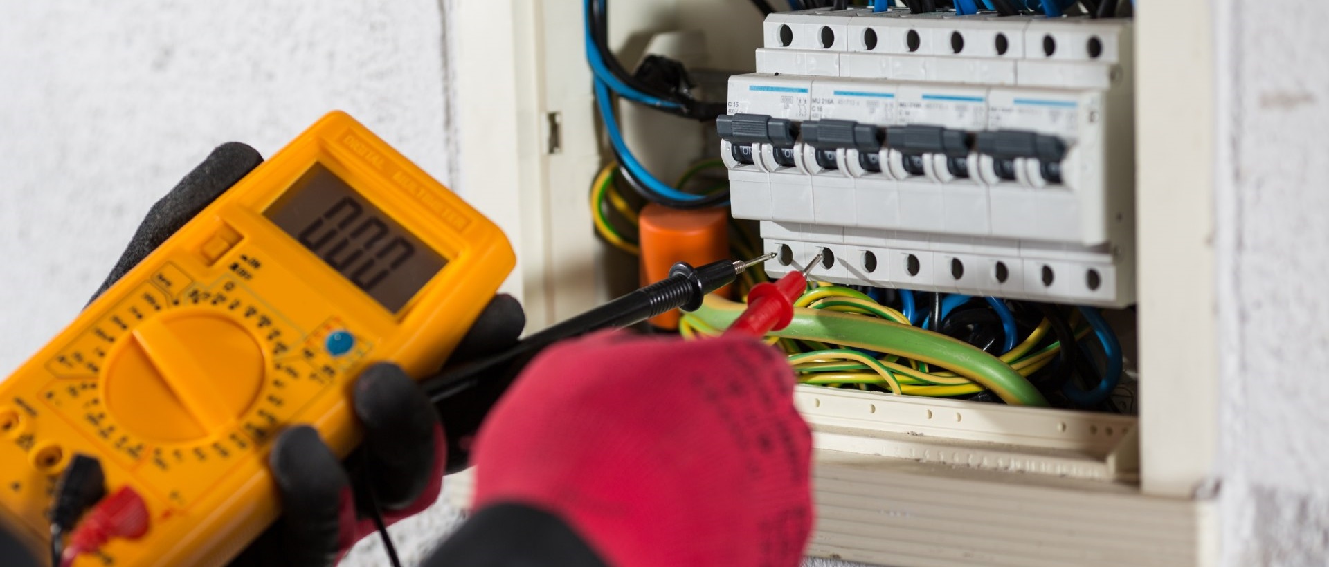 Electricians N12